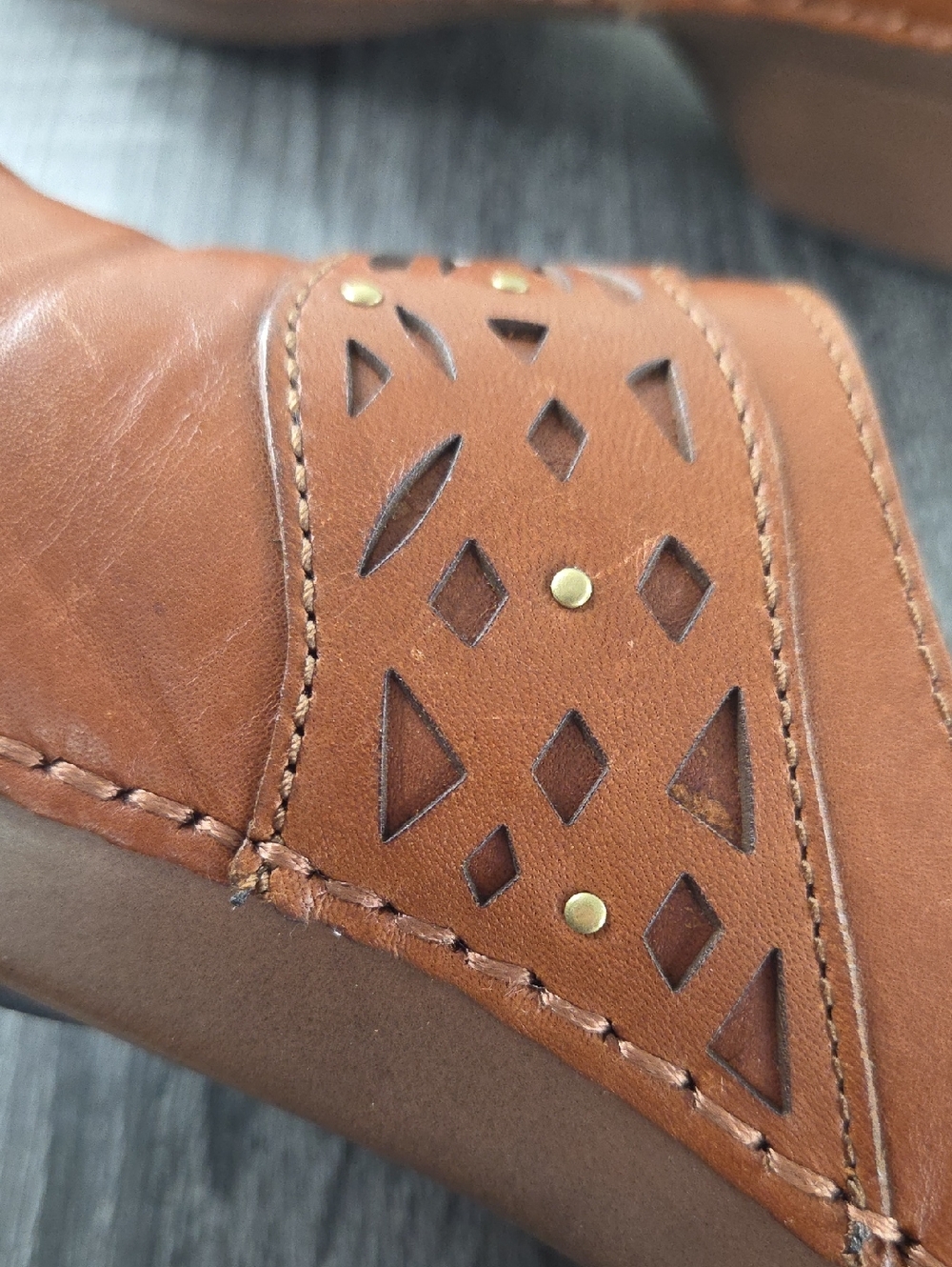 Dansko Shyanne Brown Leather Slip-On Clogs with Laser-Cut Floral Band Size 41 - Picture 13 of 16